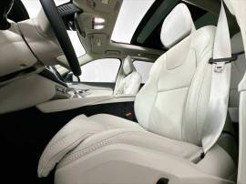 2025 Volvo XC90 Plug-In Hybrid Ultra Bright Theme