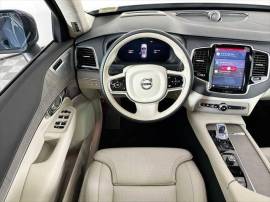 2025 Volvo XC90 Plug-In Hybrid Ultra Bright Theme