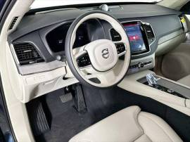 2025 Volvo XC90 Plug-In Hybrid Ultra Bright Theme